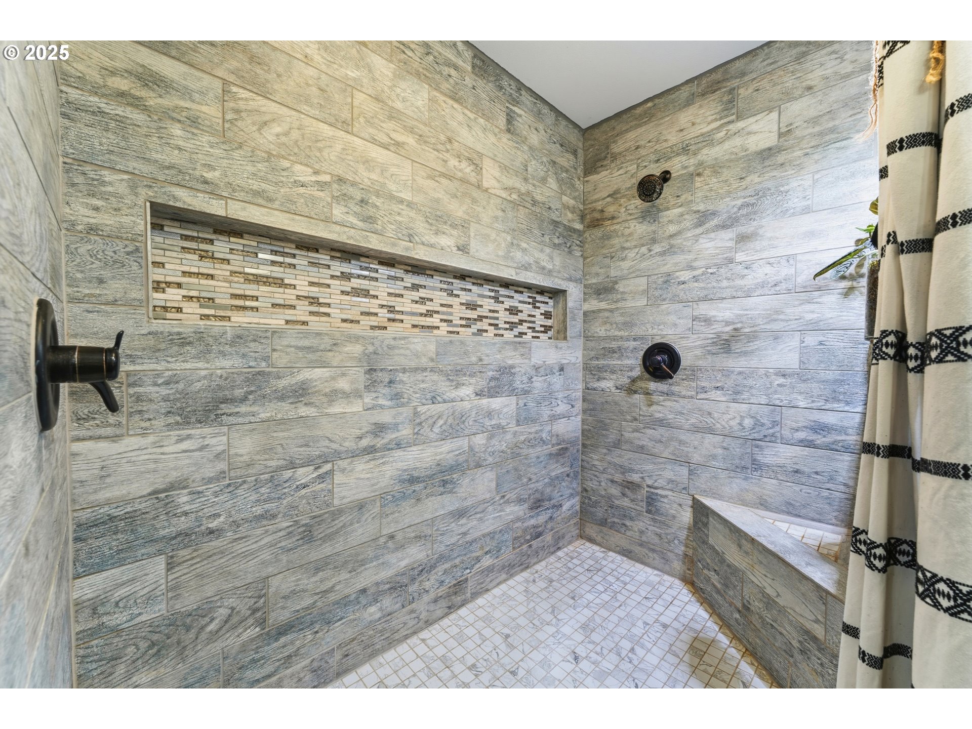 170 Morrison Street Adams, OR 97810 - Photo 12 of 33 a bathroom with a shower