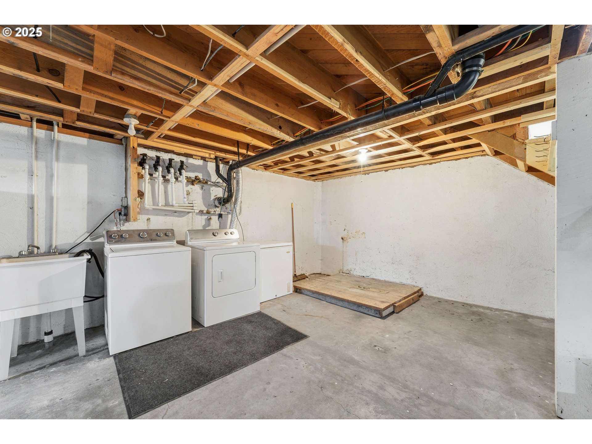 170 Morrison Street Adams, OR 97810 - Photo 20 of 33 a utility room with dryer and washer