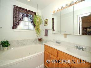 346 Justice Ridge Road Candler, NC 28715 - Photo 7 of 11 Gallery Image 7