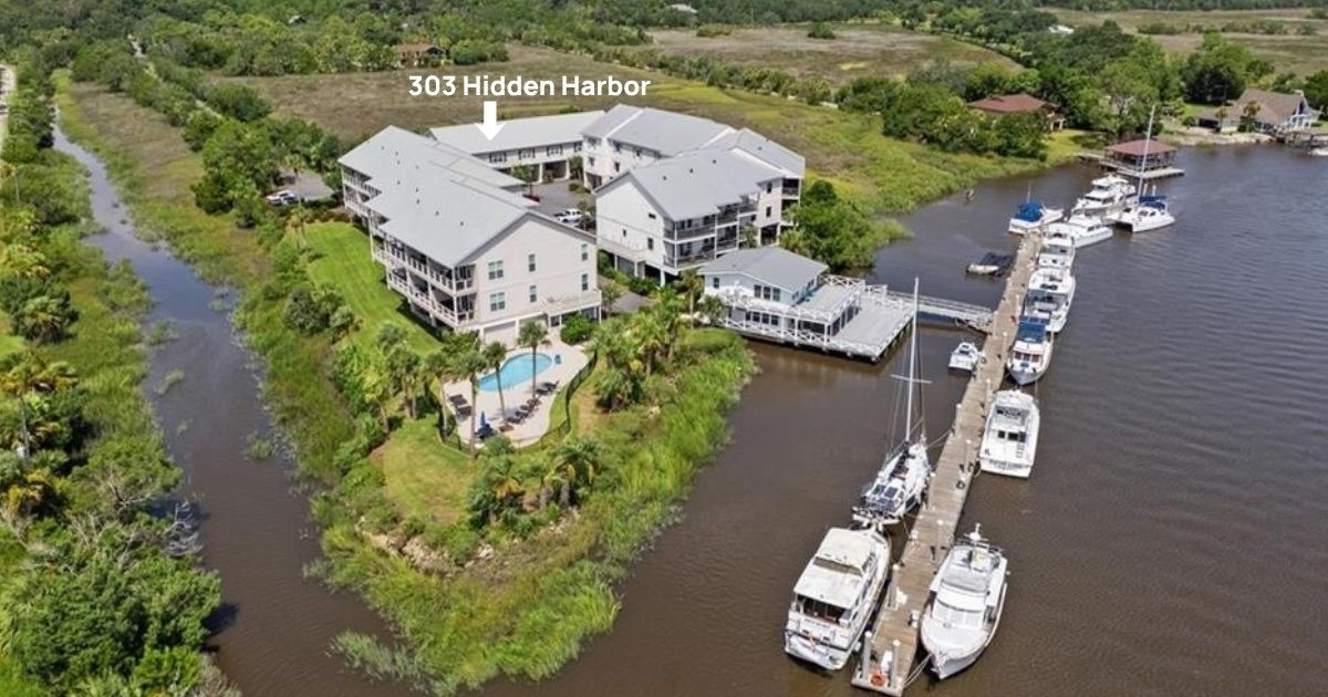 303 Hidden Harbor Road Brunswick, GA 31525 - Photo 2 of 22