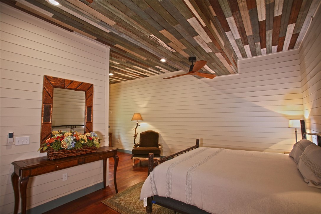 275 Jocassee Lake Road Salem, SC 29676 - Photo 21 of 41 This cozy room offers a serene escape, perfect for unwinding.