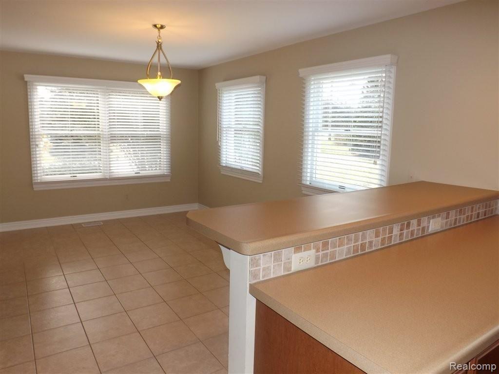 2100 West Square Lake Road Troy, MI 48098 - Photo 11 of 19 DSCF0635.JPG