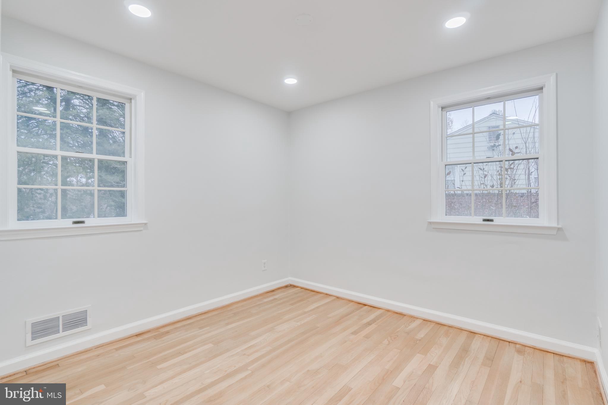 11619 Highview Avenue Silver Spring, MD 20902 - Photo 8 of 26 Gallery Image 8