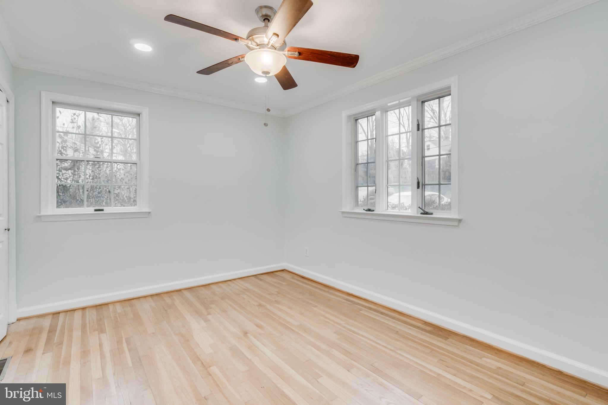 11619 Highview Avenue Silver Spring, MD 20902 - Photo 9 of 26 Gallery Image 9