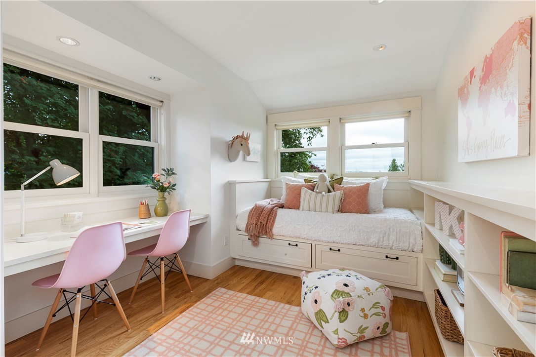 122 Madrona Place East Seattle, WA 98112 - Photo 27 of 36