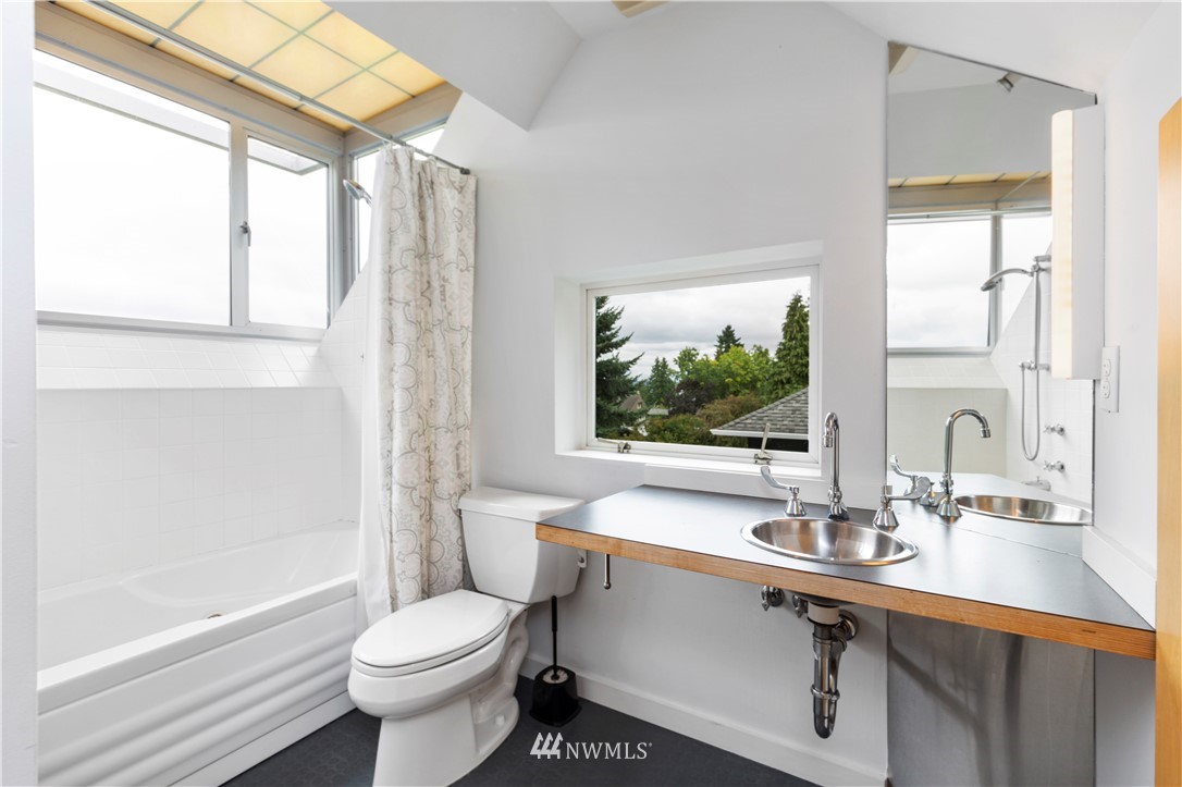 122 Madrona Place East Seattle, WA 98112 - Photo 30 of 36