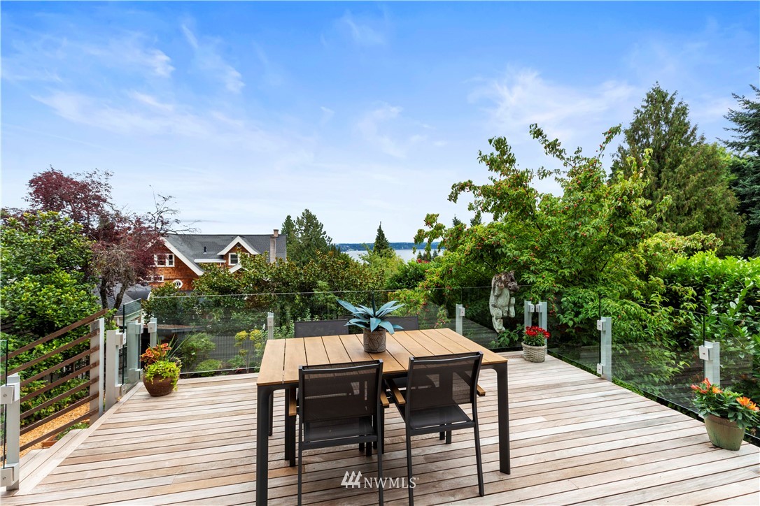 122 Madrona Place East Seattle, WA 98112 - Photo 7 of 36