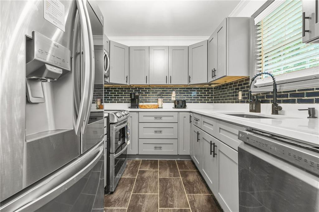 545 Elmwood Road Northwest, Unit A & B Atlanta, GA 30318 - Photo 5 of 7