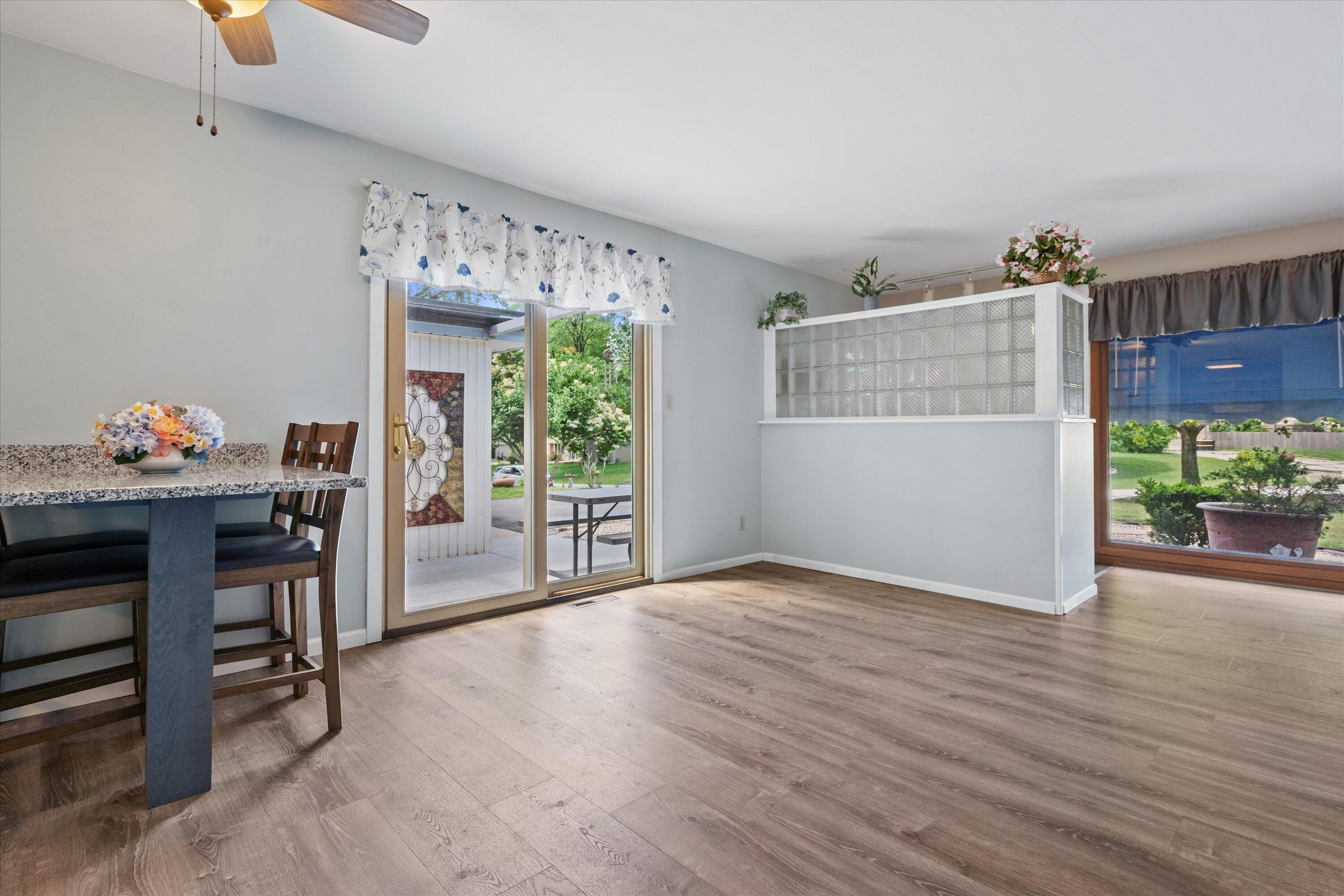 3240 South Hickory Road New Berlin, WI 53151 - Photo 10 of 37 08-DSC02574