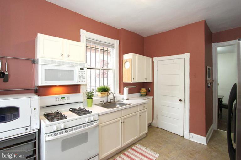 105 R Street Northeast Washington, DC 20002 - Photo 8 of 18 Kitchen #2