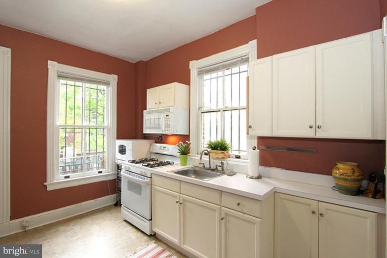 105 R Street Northeast Washington, DC 20002 - Photo 9 of 18 Kitchen #3