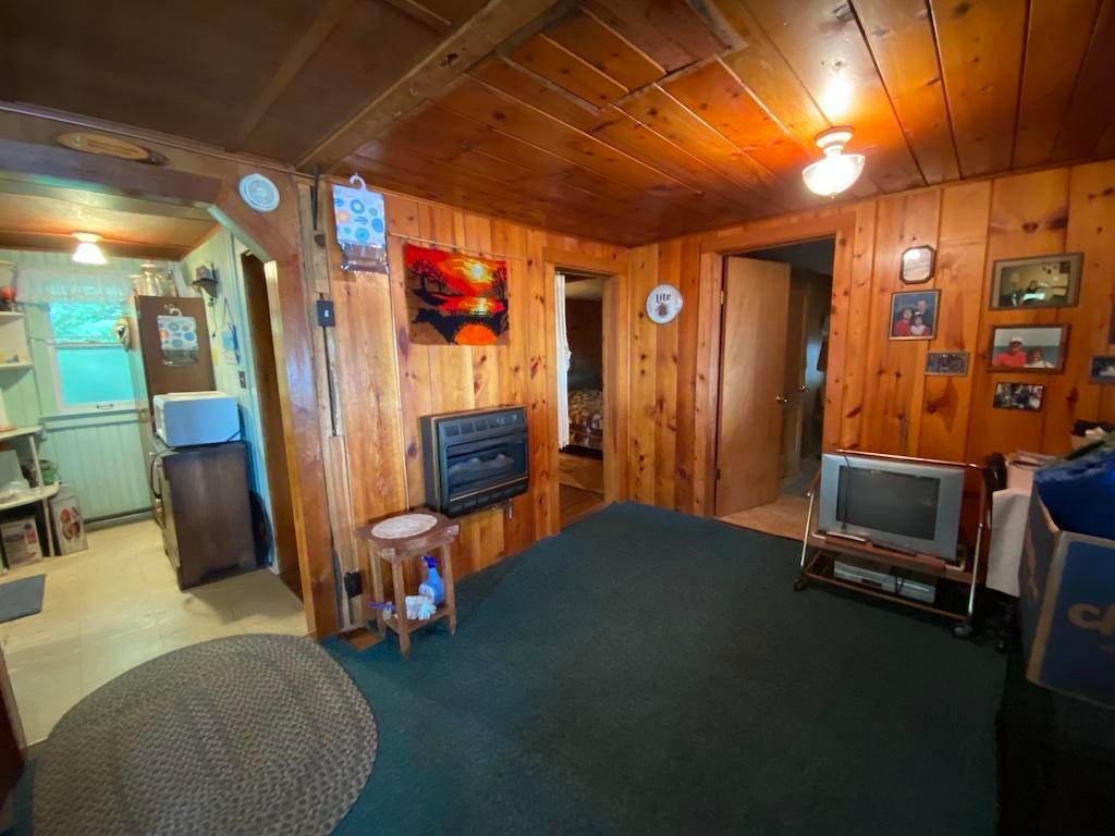 9874 North Whitefish Point Road Paradise, MI 49768 - Photo 9 of 29 Gallery Image 9