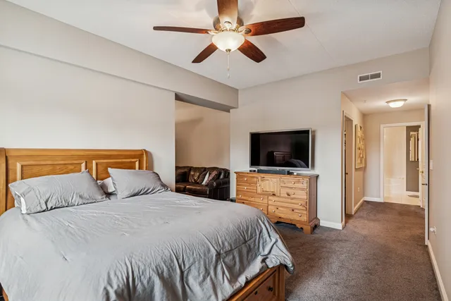 $435,000 | 310 East Church Street, Unit 101, Libertyville, IL 60048