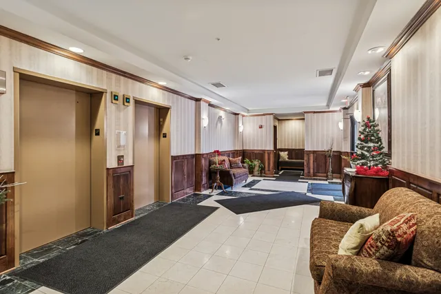 $435,000 | 310 East Church Street, Unit 101, Libertyville, IL 60048