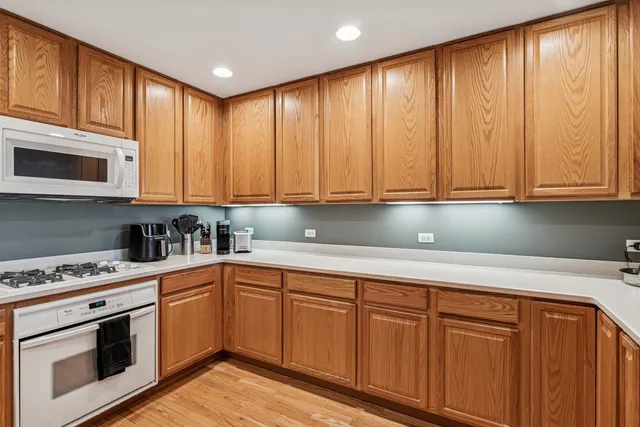 $435,000 | 310 East Church Street, Unit 101, Libertyville, IL 60048