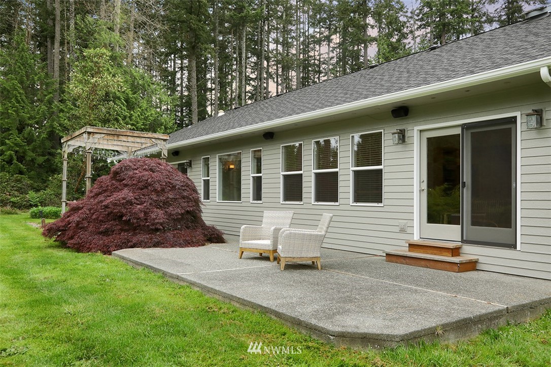 1180 East Bush Point Road Freeland, WA 98249 - Photo 4 of 40 Gallery Image 4