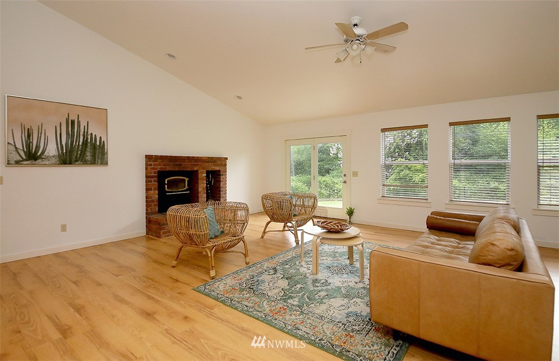 1180 East Bush Point Road Freeland, WA 98249 - Photo 8 of 40 Gallery Image 8