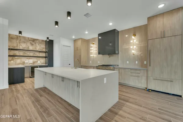$1,335,000 | 884 West Gate, El Paso, TX 79932