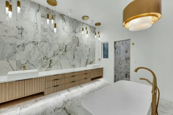 $1,335,000 | 884 West Gate, El Paso, TX 79932