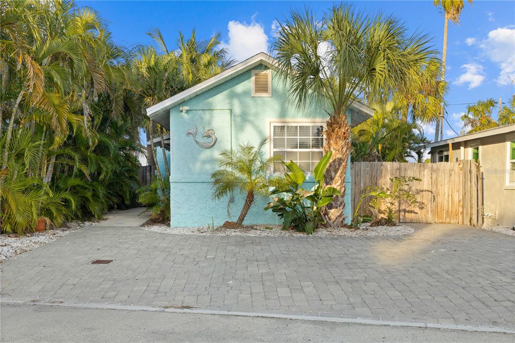 13123 4th Street East Madeira Beach, FL 33708 - Photo 2 of 26