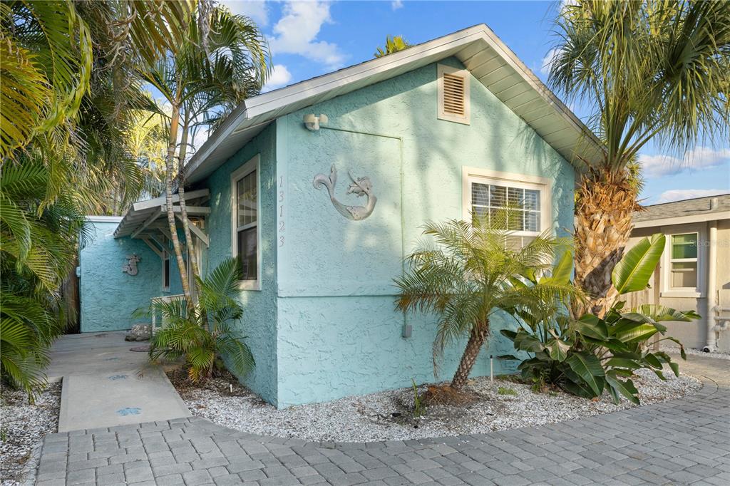 13123 4th Street East Madeira Beach, FL 33708 - Photo 3 of 26