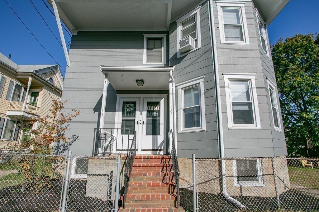 135-137 Query Street New Bedford, MA 02745 - Photo 4 of 30