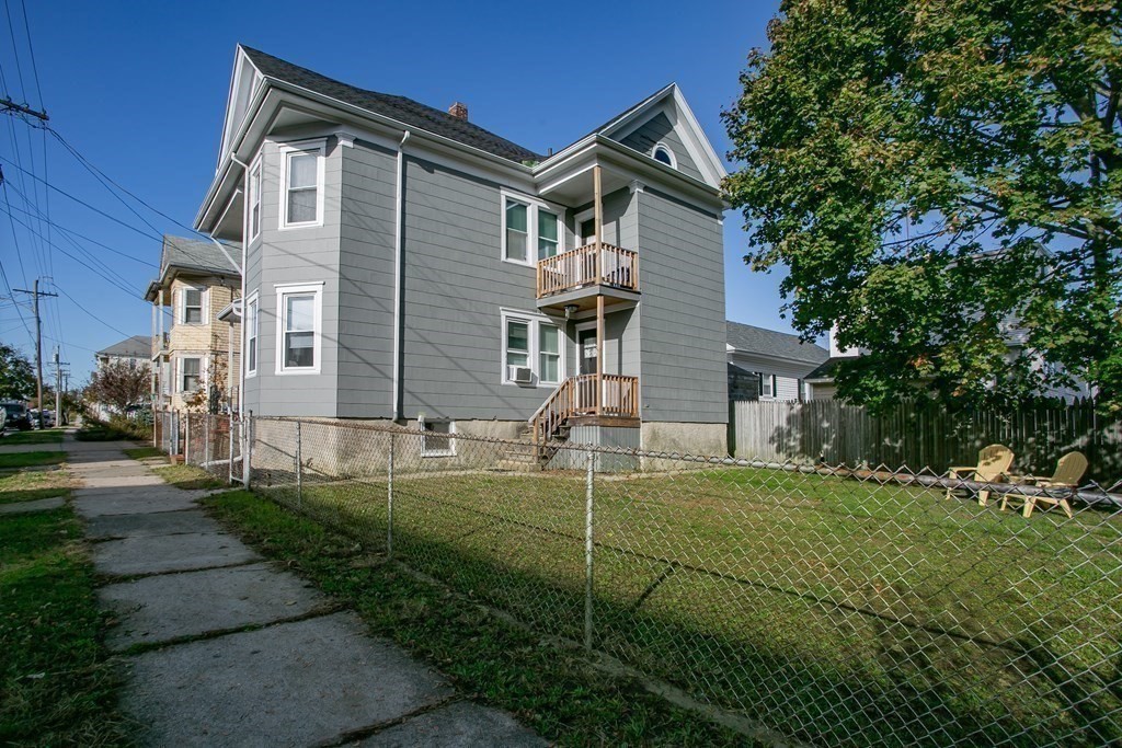 135-137 Query Street New Bedford, MA 02745 - Photo 6 of 30