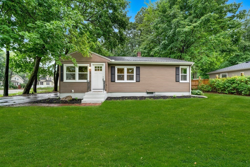 43 Grandview Avenue Worcester, MA 01603 - Photo 1 of 23