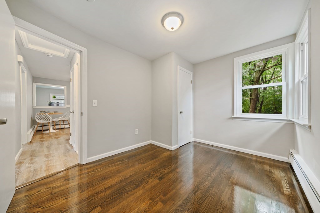 43 Grandview Avenue Worcester, MA 01603 - Photo 11 of 23