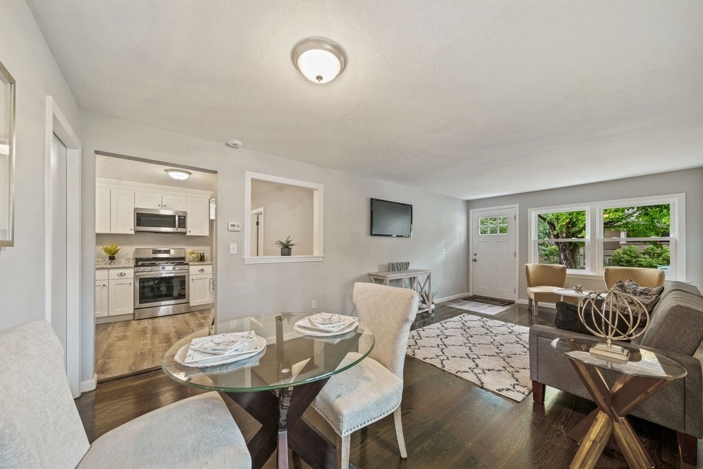 43 Grandview Avenue Worcester, MA 01603 - Photo 2 of 23
