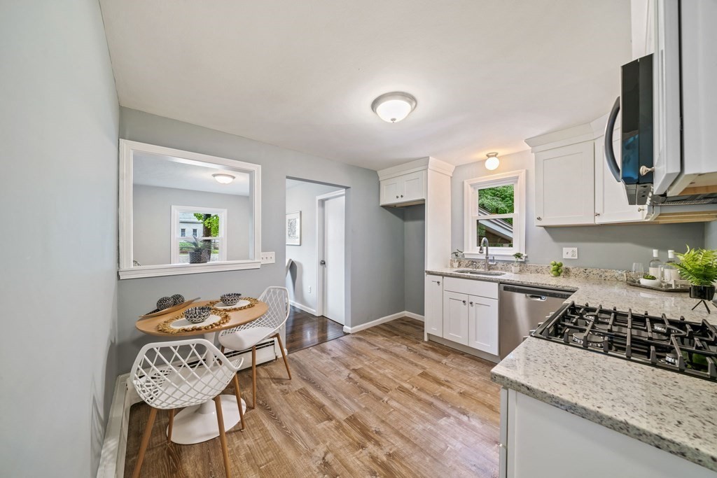 43 Grandview Avenue Worcester, MA 01603 - Photo 6 of 23