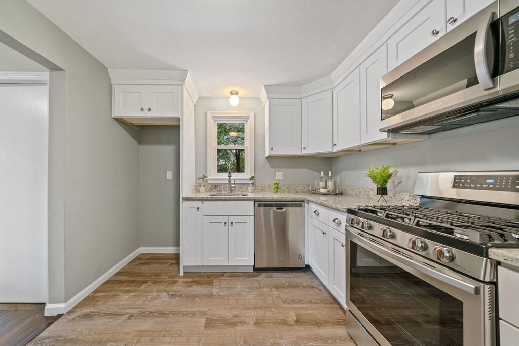 43 Grandview Avenue Worcester, MA 01603 - Photo 8 of 23