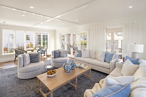 $16,900,000 | 114 North Water Street, Edgartown, MA 02539