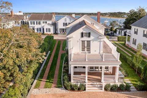 $16,900,000 | 114 North Water Street, Edgartown, MA 02539