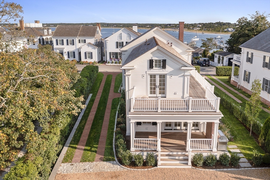 114 North Water Street Edgartown, MA 02539 - Photo 2 of 42