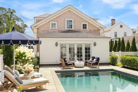 $16,900,000 | 114 North Water Street, Edgartown, MA 02539