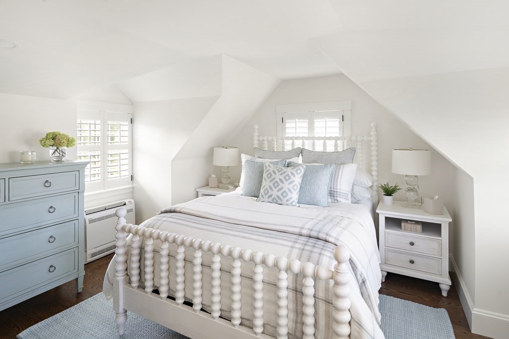 114 North Water Street Edgartown, MA 02539 - Photo 41 of 42 a bedroom with a bed and a window