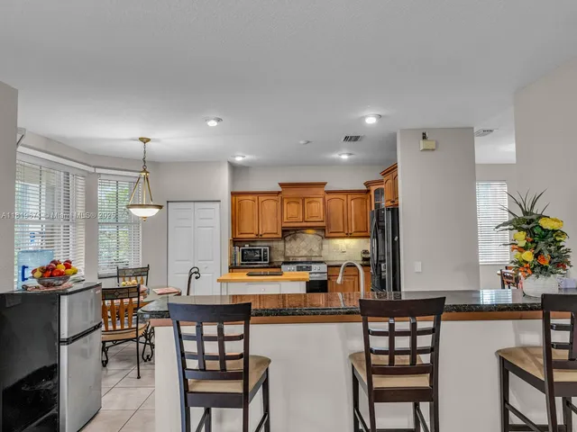 $1,180,000 | 4209 Pinewood Lane, Weston, FL 33331