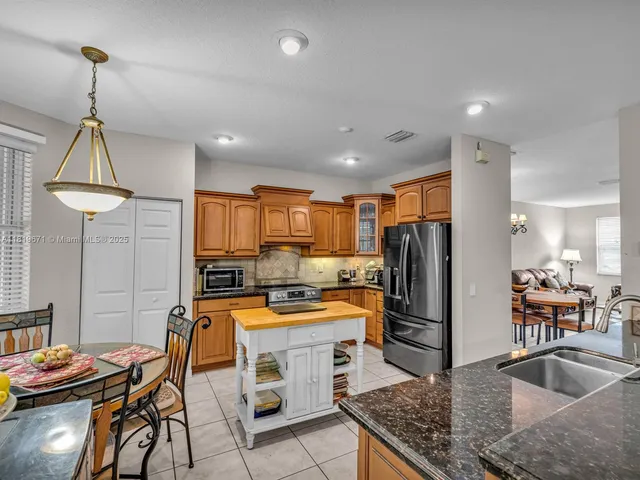 $1,180,000 | 4209 Pinewood Lane, Weston, FL 33331