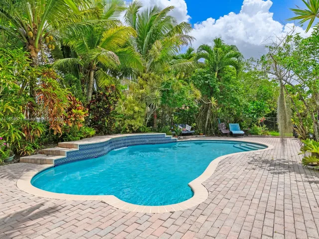 $1,180,000 | 4209 Pinewood Lane, Weston, FL 33331