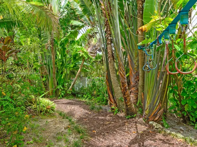 $1,180,000 | 4209 Pinewood Lane, Weston, FL 33331