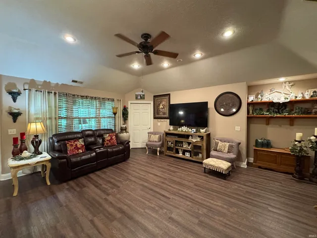 $309,999 | 823 West Frontier Drive, Rochester, IN 46975