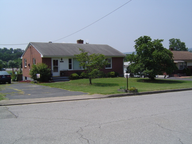 1656 Reece Road Salem, VA 24153 - Photo 2 of 14 Front of Home