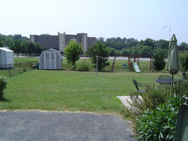 1656 Reece Road Salem, VA 24153 - Photo 4 of 14 Backyard