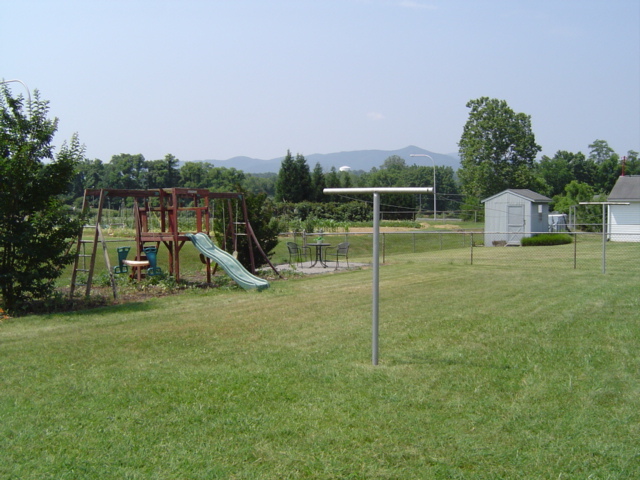 1656 Reece Road Salem, VA 24153 - Photo 5 of 14 Backyard