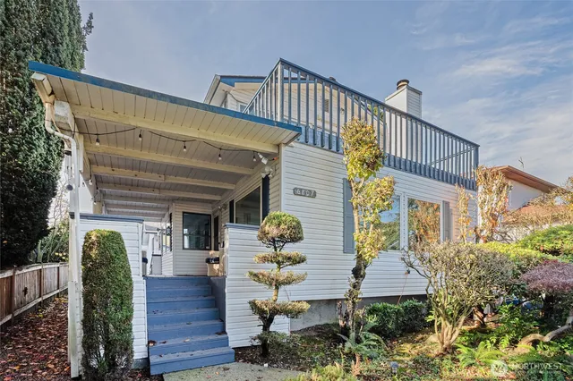 $3,850 | 6807 Aurora Avenue North, Seattle, WA 98103