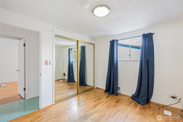 $3,850 | 6807 Aurora Avenue North, Seattle, WA 98103