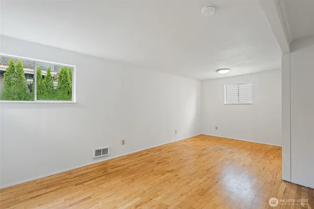 $3,850 | 6807 Aurora Avenue North, Seattle, WA 98103