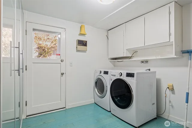 $3,850 | 6807 Aurora Avenue North, Seattle, WA 98103