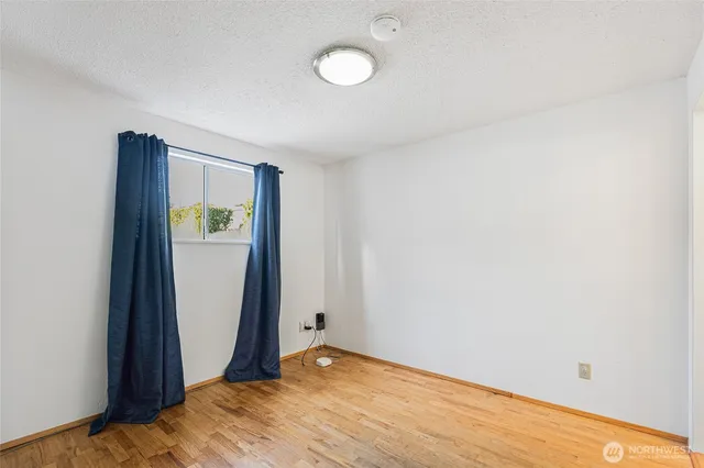 $3,850 | 6807 Aurora Avenue North, Seattle, WA 98103